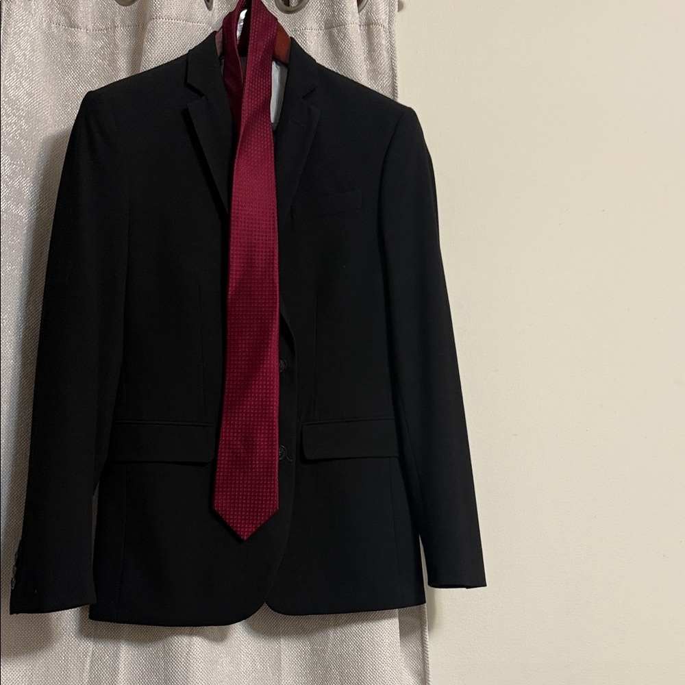JF J.Ferrar Black jacket with Burgundy Tie two pieces
